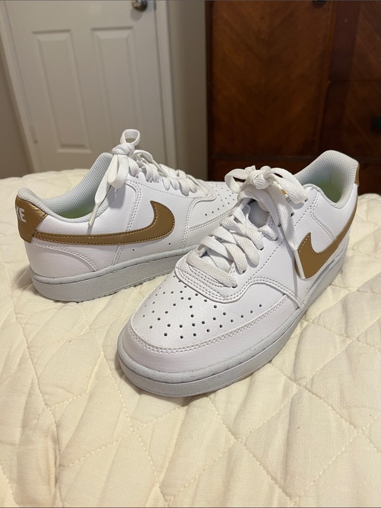 Nike Shoes - Nike Court Vision Low - white/gold 7